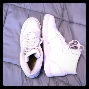 nike women’s ebernon mid sneaker white